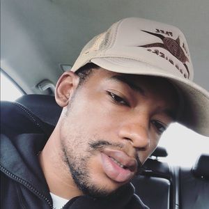 Meet your Posher, Casey